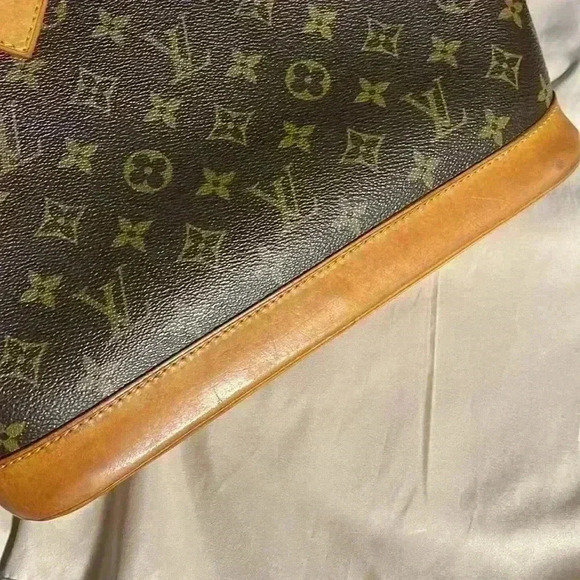 Louis Vuitton Alma w/COA - Picture 11 of 13